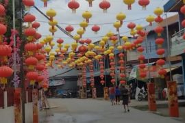 Ribuan lampu lampion hiasi vihara dan pusat keramaian di Bengkayang