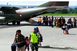 155 warga Oksibil Pegunungan Bintang mengungsi ke Sentani