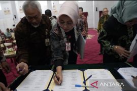 Kepala  OPD Kaltim tandatangan pakta integritas WBK dan WBBM