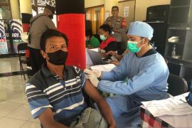 Dinkes Bali minta masyarakat lakukan vaksin penguat, sebelum kedaluwarsa