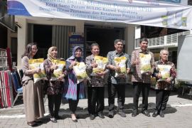 Bulog Yogyakarta menyalurkan beras Program SPHP lewat Toko Tani Indonesia