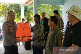 Kapolres Bangka Barat gelar Jumat Curhat bersama nelayan Kundi