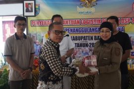 Pemkab Batang bagikan 500 paket untuk warga korban banjir