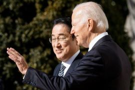 Biden, Fumio Kishida bertemu di tengah meningkatnya kekhawatiran atas China