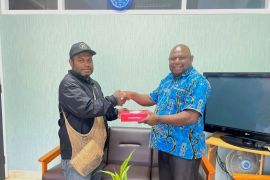 Kominfo Jayapura beri bantuan modem orbit komunitas Pace Kreatif