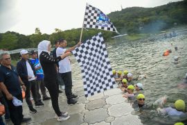 Bupati Purwakarta berharap kejuaraan Triathlon tingkatkan perekonomian