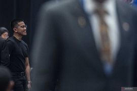 Hoaks! Kaesang pakai baju PKI