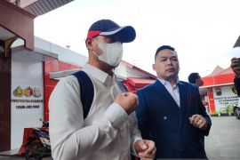 Ferry Irawan menjalani pemeriksaan sebagai tersangka kasus KDRT