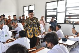 Pemkab Sidoarjo targetkan setiap kecamatan miliki dua SMP Negeri