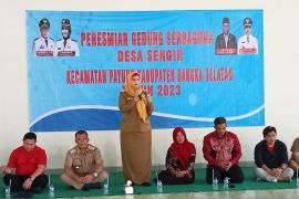 Wakil Bupati Bangka Selatan resmikan gedung serbaguna Desa Sengir