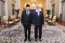 VP Amin meets with Singapore President