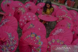 Sekda instruksikan setiap kantor di Kota Tasikmalaya pasang Payung Geulis