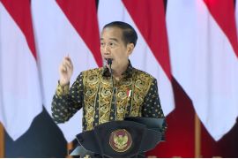 Presiden ibaratkan tangani pandemi di Indonesia bak "total football"