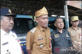 Hanifah terbantu dengan adanya Lakatan