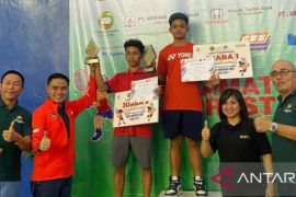 Siswa SMP 2 Sungailiat sabet medali emas Kejurnas tenis di Magelang