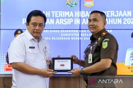 Pemkab Bekasi serah terima tata arsip ke Kejari