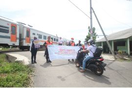 Daop 7 sosialisasikan keselamatan berkendara perlintasan sebidang