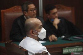 Baiquni Wibowo dituntut hukuman dua tahun penjara