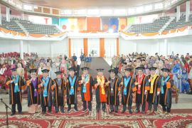 Unja kukuhkan 10 guru besar baru wujudkan kampus kewirausahaan kelas dunia