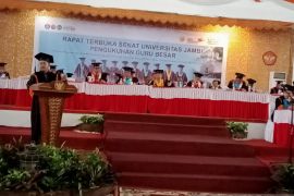 Mantan sprinter Prof Sukendro jadi guru besar ilmu olahraga Unja