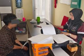 Polisi tangkap oknum guru diduga sodomi lima santri di Aceh