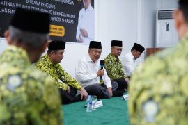 Jusuf Kalla ingin DMI dukung upaya untuk menyejahterakan masyarakat  di sekitar masjid