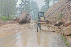 Sempat tertimbun longsor,  Jalan Takengon-Gayo Lues kembali normal