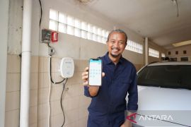 "Nge-charge" mobil listrik di rumah lebih hemat, ada promo sambung listrik dari PLN