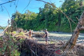 Basarnas Bengkulu kembali cari warga Kaur yang hanyut