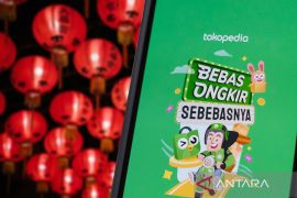 Kue keranjang dan dekorasi Imlek laris manis di belanja online
