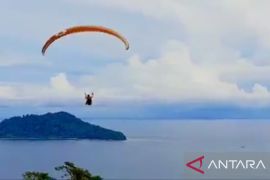Atlet promosi potensi  wisata paralayang Gorontalo Utara