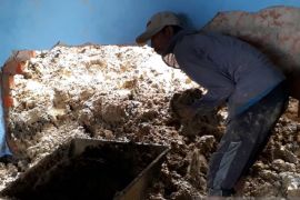 Longsor timpa satu rumah warga di selatan Kabupaten Sukabumi