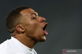 Mbappe akan absen bela PSG pada leg pertama 16 besar Liga Champions