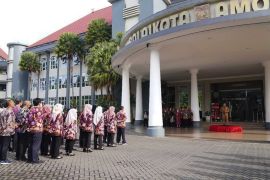 Pj Wali Kota Batu Aries Agung minta para ASN tidak alergi keluhan warga