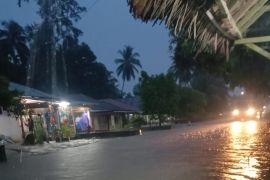 Lima daerah di Sumbar diterjang banjir dan tanah longsor akibat curah hujan tinggi