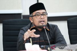 Anggota DPRA minta usulan kenaikan biaya haji dikaji kembali