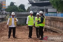 Presiden Jokowi sebut pembangunan Sodetan Kali Ciliwung akan selesai April