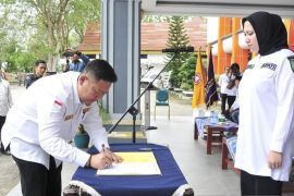 Bupati Inhu minta anggota karang taruna kreatif dan inovatif