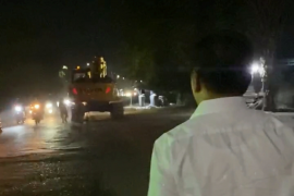 Wabup Karawang "ngamuk" lihat alat berat jenis eksavator melintasi jalan raya