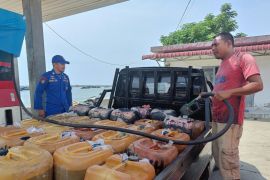 Nelayan Abdya minta tambahan BBM bersubsidi