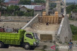 Pembangunan Kembali Jembatan Gantung di Sigi Page 1 Small