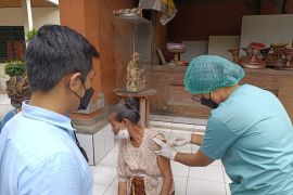 Puskesmas di Denpasar datangi ODGJ untuk vaksinasi penguat kedua