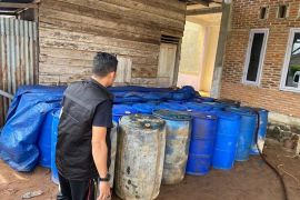 Polisi tangkap pelaku penimbunan BBM di Aceh Jaya