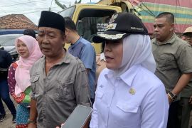 Pemkot Palembang tindak tegas oknum yang menaikkan harga minyak goreng