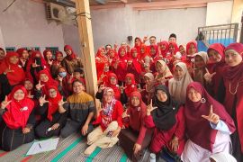 Ketua Jawara Depok dan Kopel Limo beri edukasi pemilihan sampah lingkungan