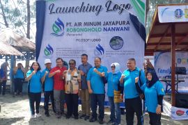 Penjabat Wali Kota Jayapura meluncurkan logo PDAM Jayapura