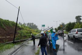 PLN sigap penanganan gangguan kelistrikkan akibat bencana di Manado