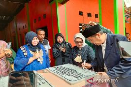 Warga Nanggewer Bogor rintis pesantren gratis