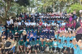 Pemkot Bukittinggi menggratiskan biaya masuk objek wisata untuk pelajar cinta Al Quran