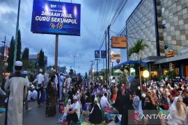 Lautan manusia tumpah ruah di acara Haul Guru Sekumpul